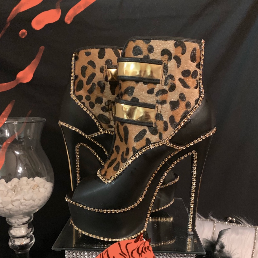 Customize Boots